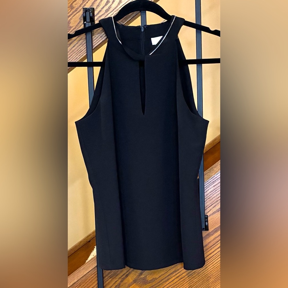 ecru Aniston Keyhole Halter Top With Chain Detail Black Lined SZ. XS NWT